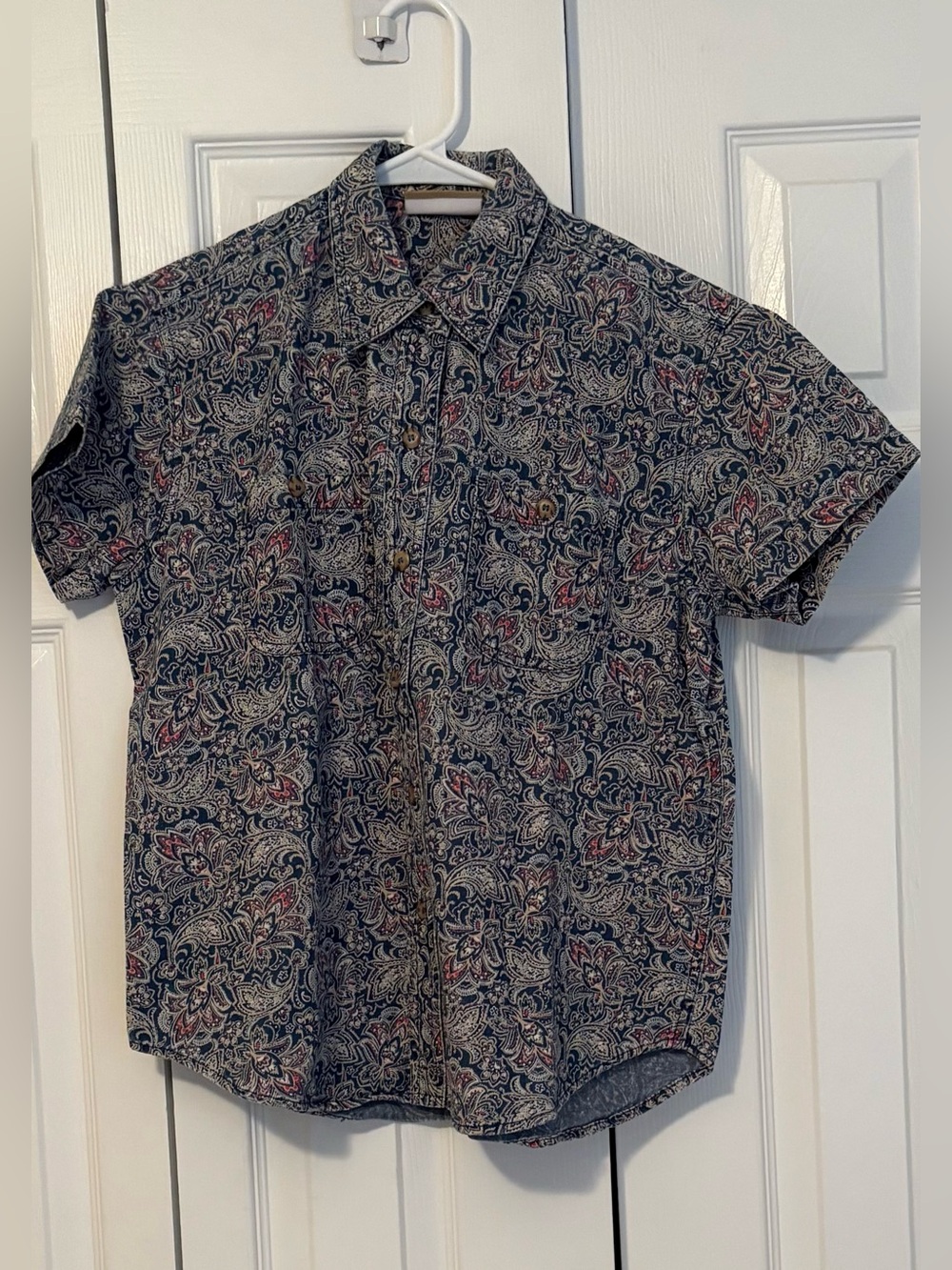 Women’s Petite Short-Sleeve Paisley Button-Up Shirt